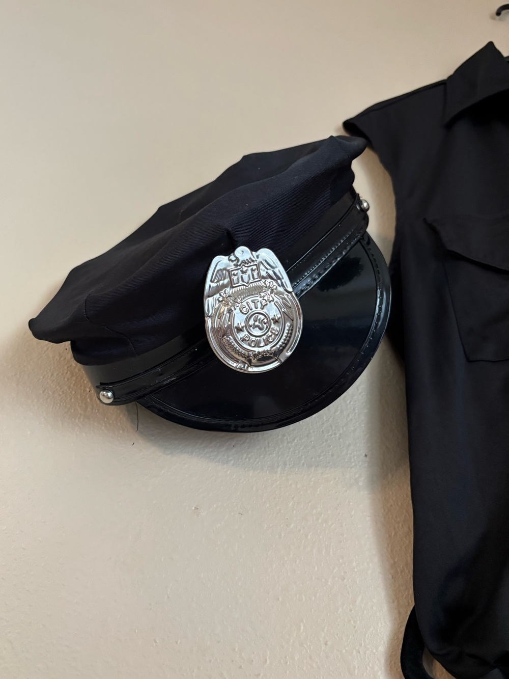 ClassicTailored Polished Adult Police Costume/Cosplay/Parties/Themed Events - Picture 8 of 8